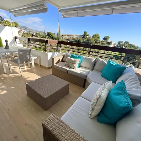 Beautiful 2 Bed With Stunning Pool